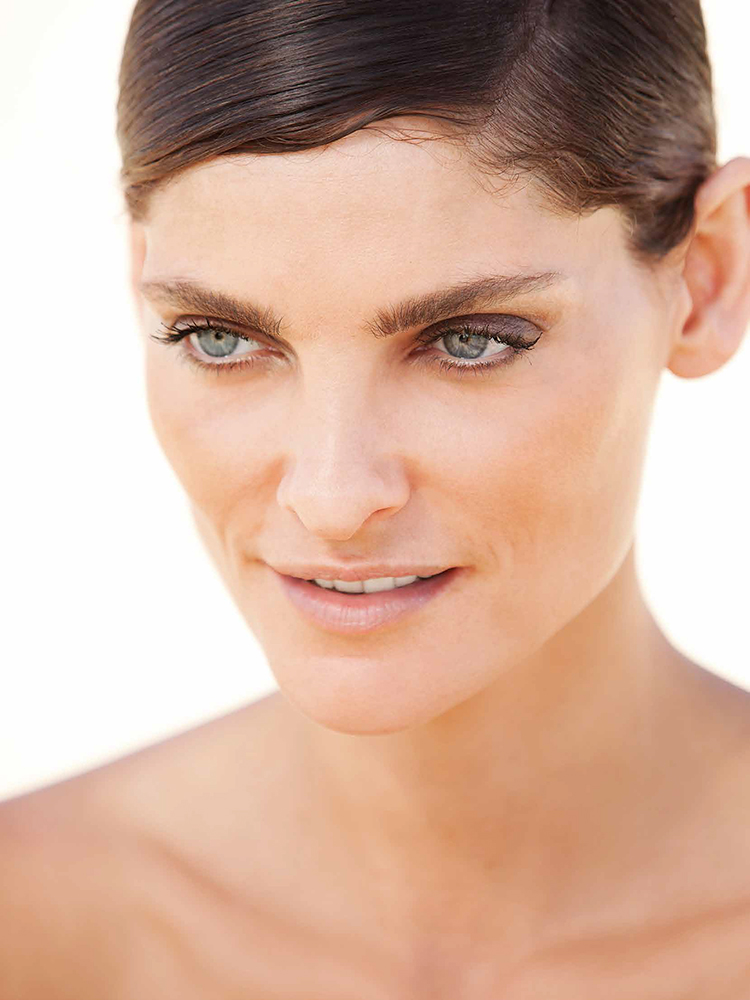 Photo Rodolphe Opitch pour Femme Majuscule - mise en beauté Faustine Thornok
